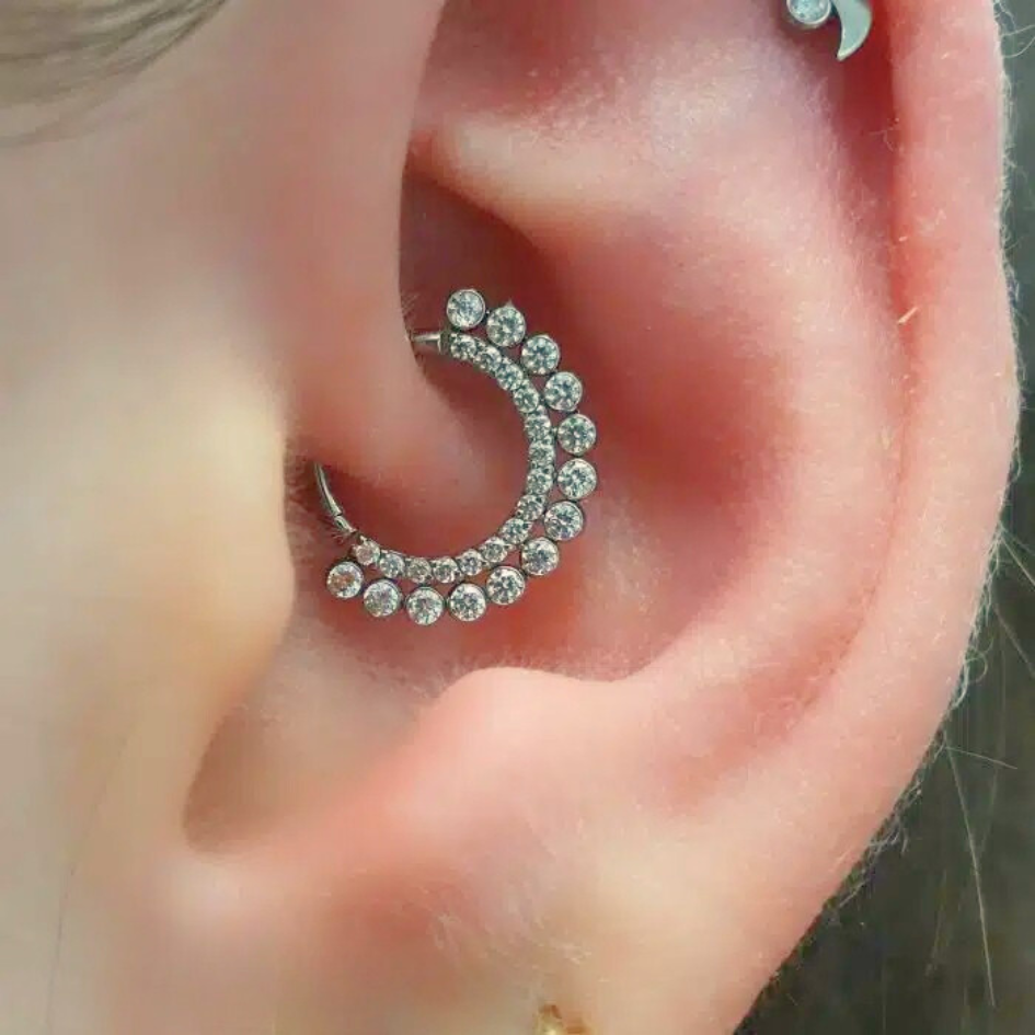 ELAIRA Double Eternity Front Facing Clicker for Septum, Daith