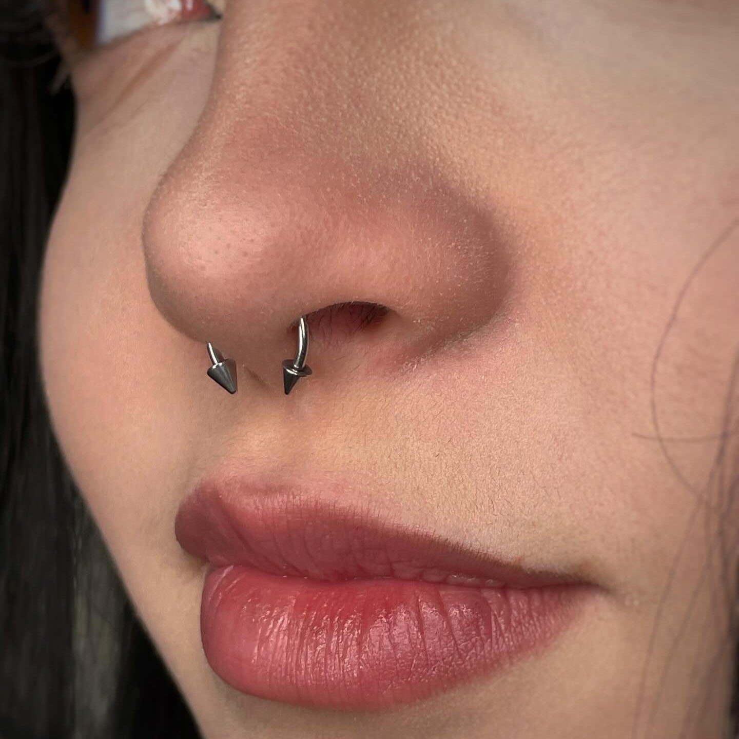 Elaira Spiky Horse Shoe/ Circular Ring Barbell