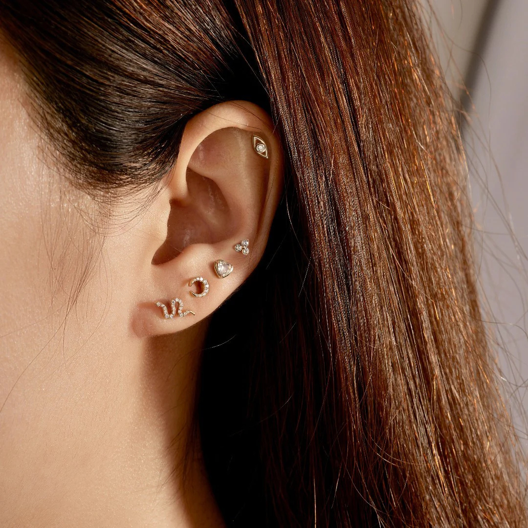 SELENE | 14k Gold Natural Diamond Crescent Moon